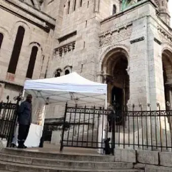 barnum pliant à l'entrée d'un monument lors des journées du patrimoine