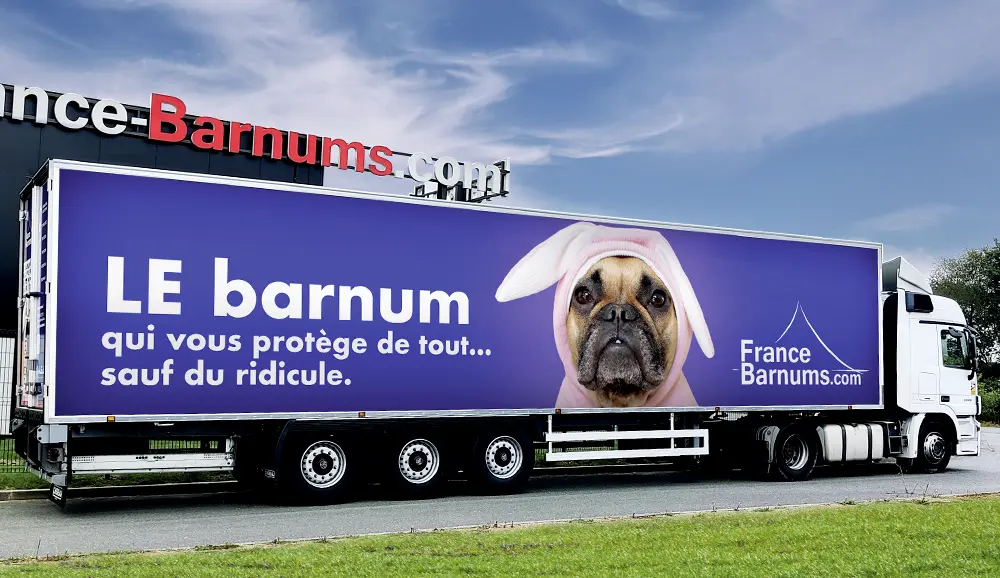 Camion avec la mascotte France Barnums